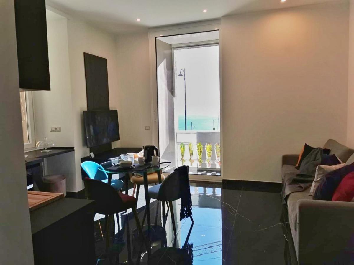 Vomero Guest House เนเปิลส์ ภายนอก รูปภาพ